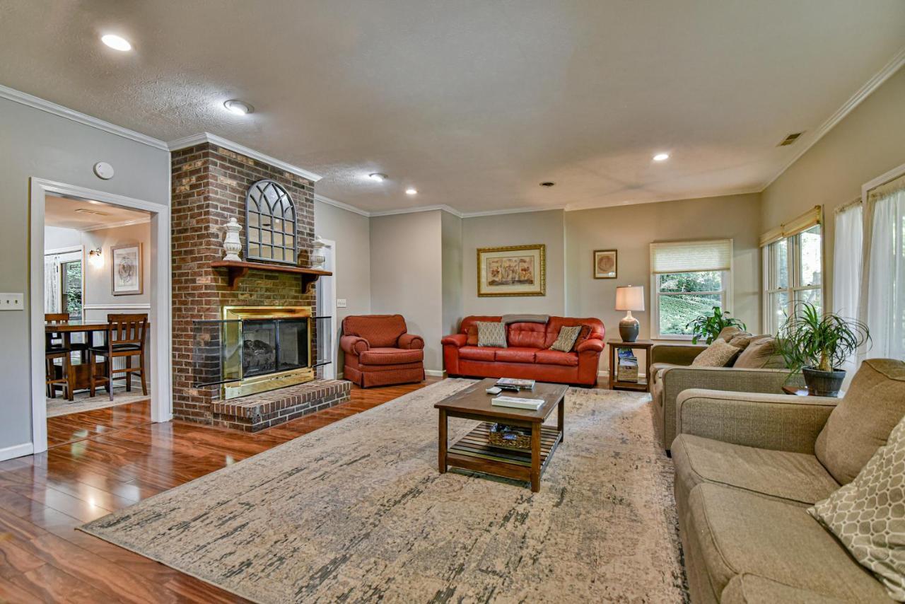 South Asheville Home With Hot Tub Just 11 Miles To Downtown Экстерьер фото